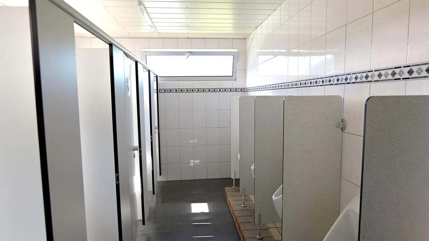 Sanitairgebouw Boven – interieur