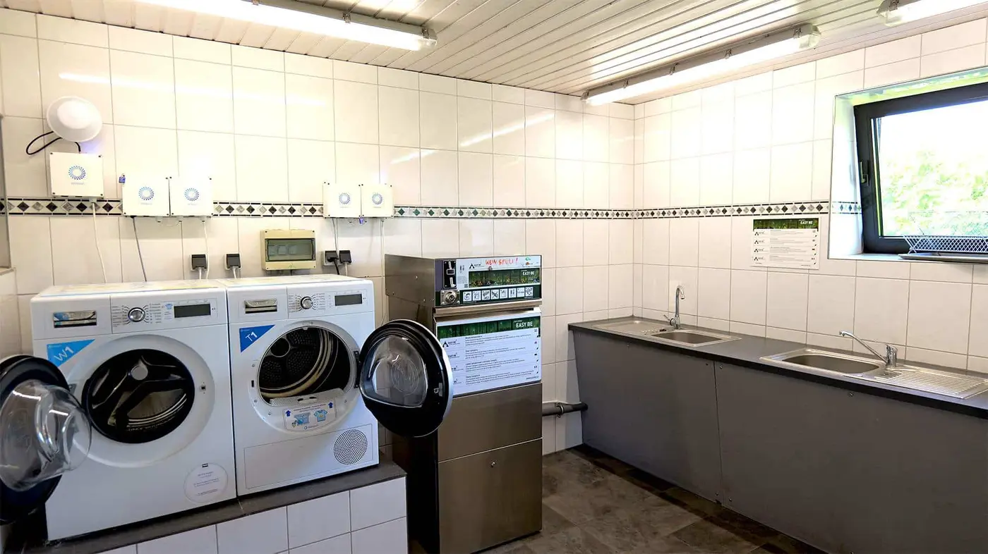 Sanitairgebouw Beneden